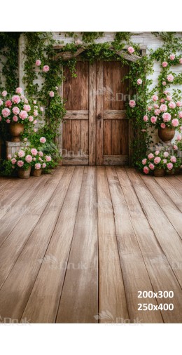 Tło fotograficzne „Romantyczne drewniane drzwi wśród róż i zieleni” | E660